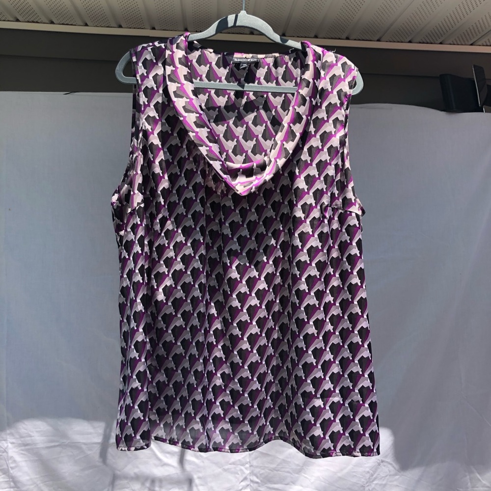 Fun geometric, sleeveless top!